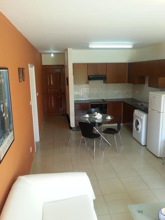 Byreva Apartments Pafos Pokój zdjęcie